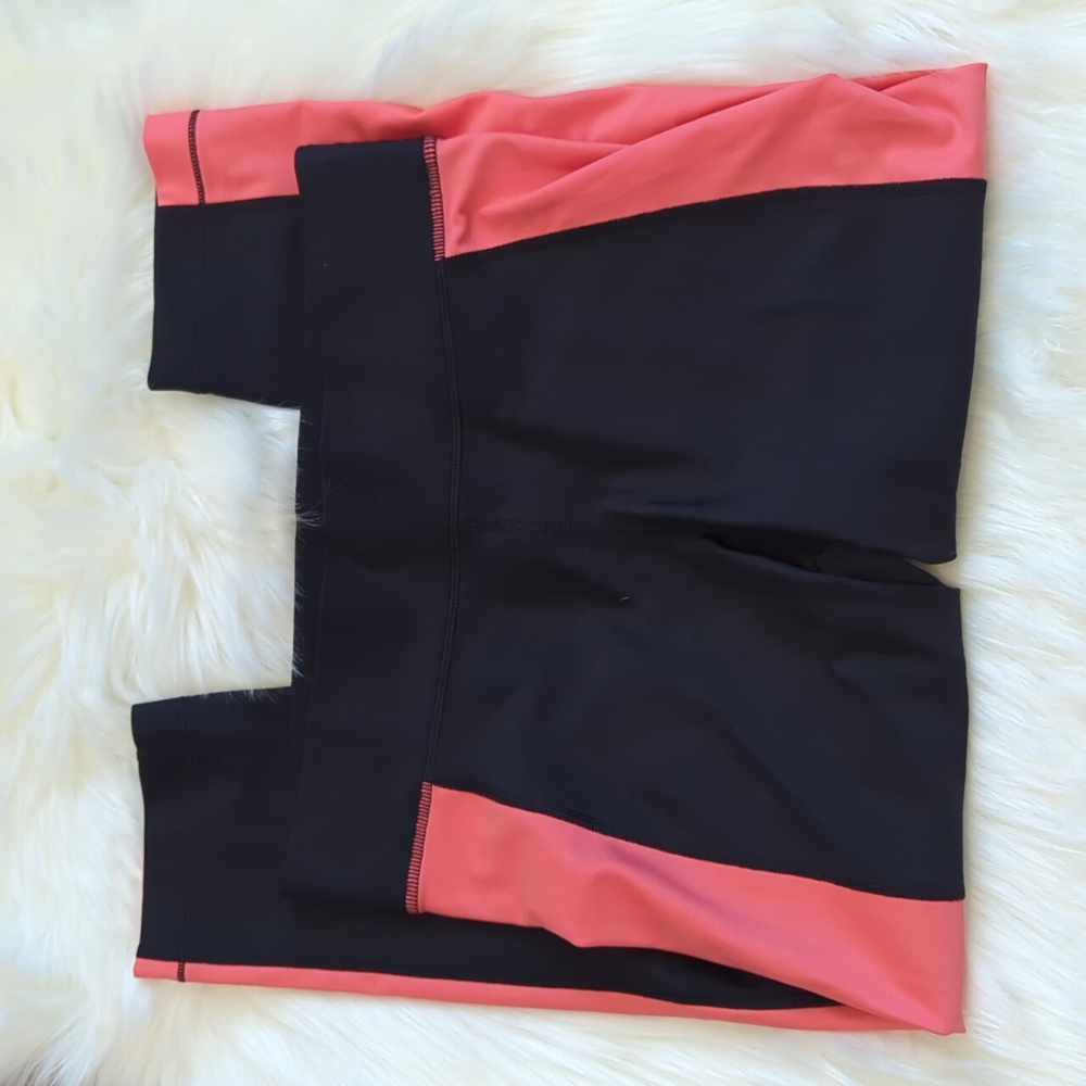 Under Armour | Compression Capris
